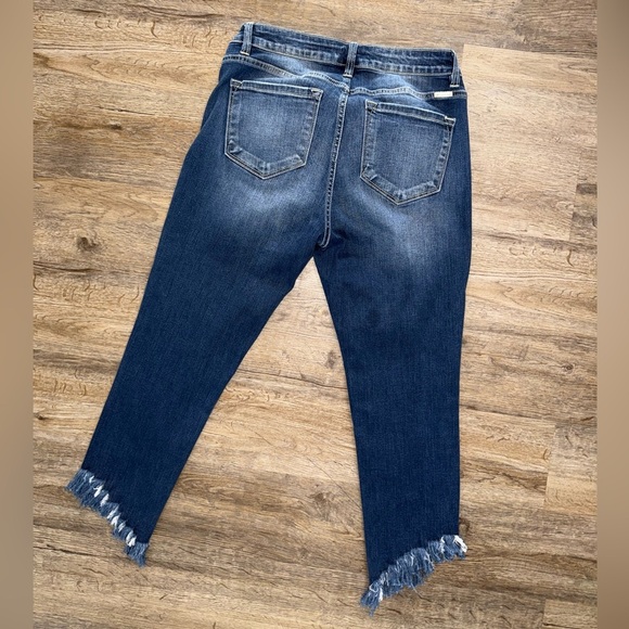 Kancan • Estilo Cropped Fray Hem Jeans - Picture 6 of 8